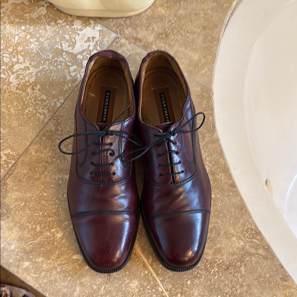 Johnston & Murphy Men's Burgundy Oxford Shoes
